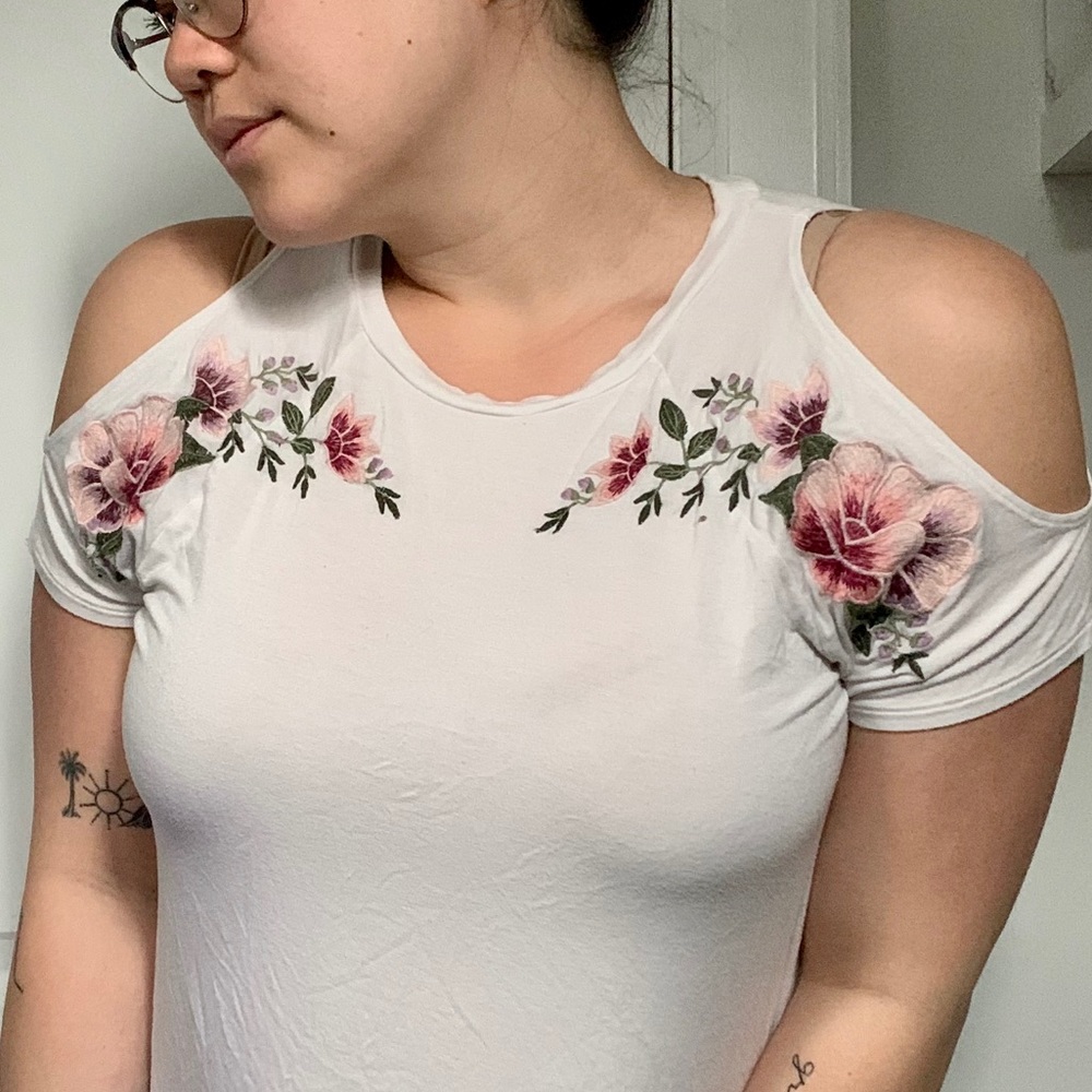 AEO Cold shoulder t-shirt